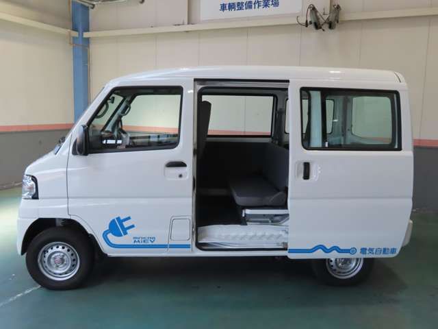 Mitsubishi MINICAB MIEV 2022-11 475637-6