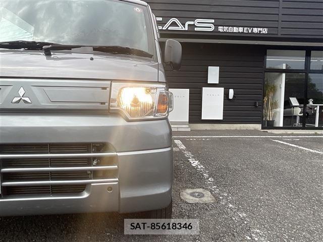 Mitsubishi MINICAB MIEV 2011-12 6676938-9