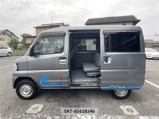 Mitsubishi MINICAB MIEV 2011-12 6676938-12