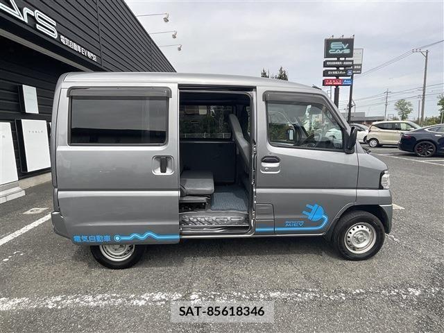 Mitsubishi MINICAB MIEV 2011-12 6676938-13