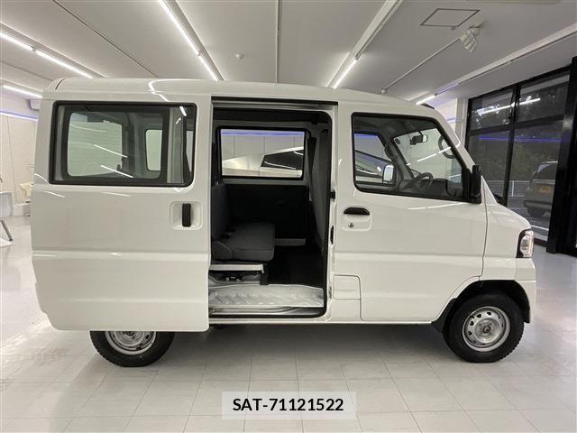 Mitsubishi MINICAB MIEV 2018-04 6716672-13