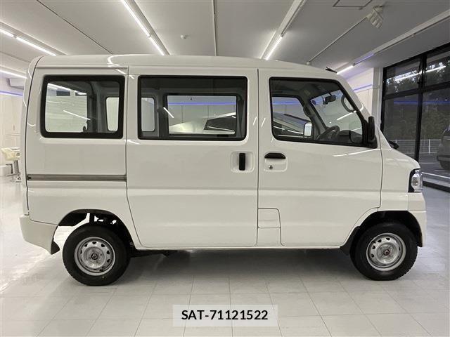 Mitsubishi MINICAB MIEV 2018-04 6716672-4