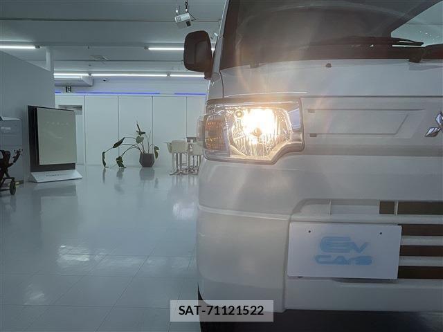 Mitsubishi MINICAB MIEV 2018-04 6716672-8