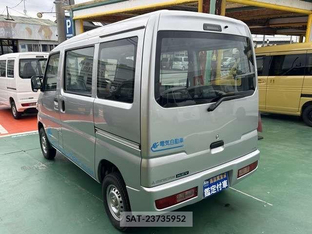 Mitsubishi MINICAB MIEV 2022-12 7455833-3