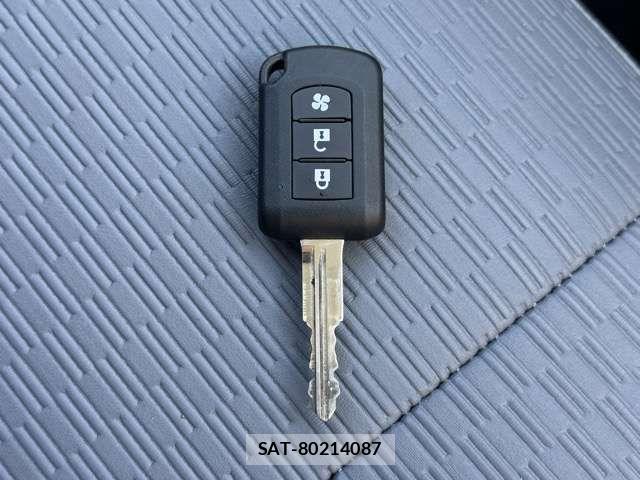 Mitsubishi MINICAB MIEV 2023-08 7618143-18
