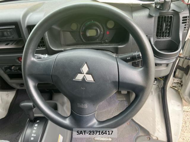 Mitsubishi MINICAB MIEV 2013-02 8100478-13