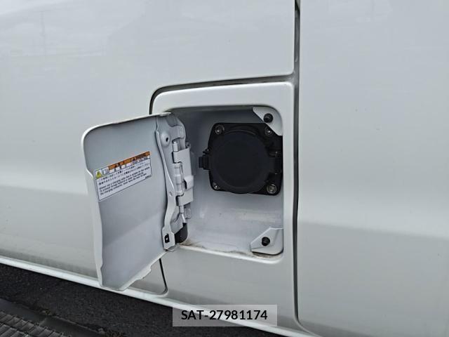 Mitsubishi MINICAB MIEV 2025-01 8354983-11