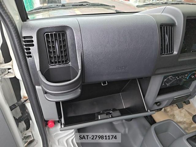 Mitsubishi MINICAB MIEV 2025-01 8354983-17