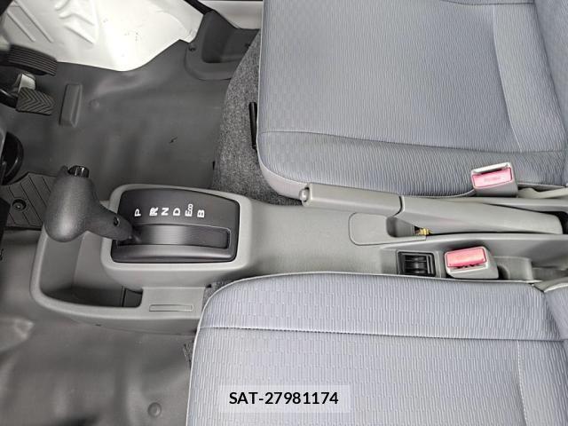 Mitsubishi MINICAB MIEV 2025-01 8354983-19