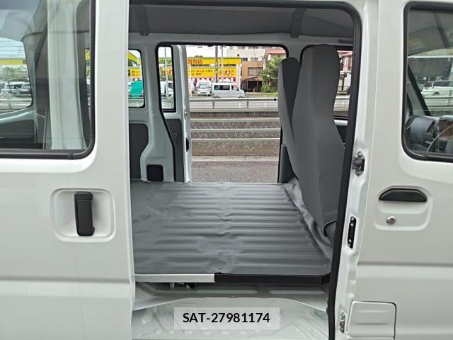 Mitsubishi MINICAB MIEV 2025-01 8354983-21