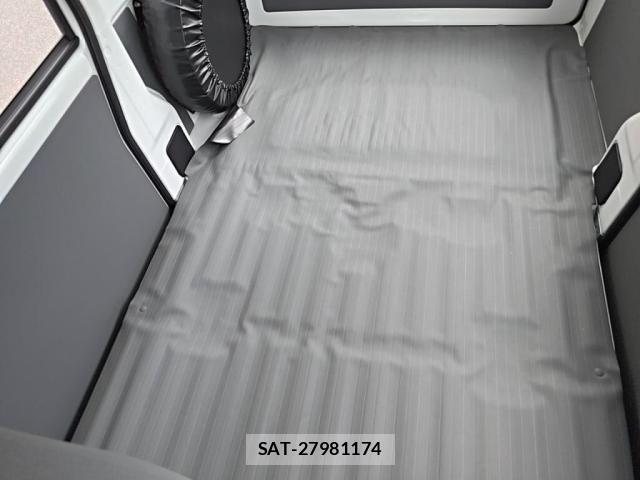 Mitsubishi MINICAB MIEV 2025-01 8354983-23