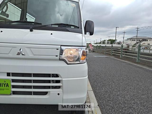 Mitsubishi MINICAB MIEV 2025-01 8354983-8