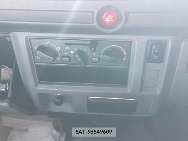 Mitsubishi MINICAB MIEV 2016-12 8438434-17