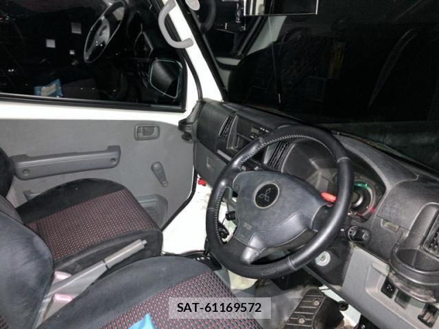 Mitsubishi MINICAB MIEV 2012-03 8666538-11