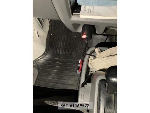 Mitsubishi MINICAB MIEV 2012-03 8666538-17