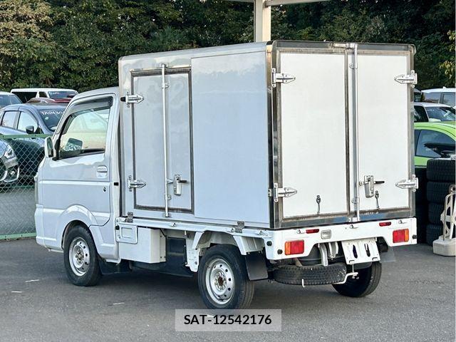 Mitsubishi MINICAB TRUCK 2015-06 1413529-12