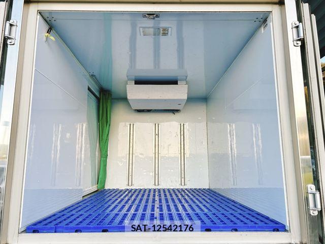 Mitsubishi MINICAB TRUCK 2015-06 1413529-13
