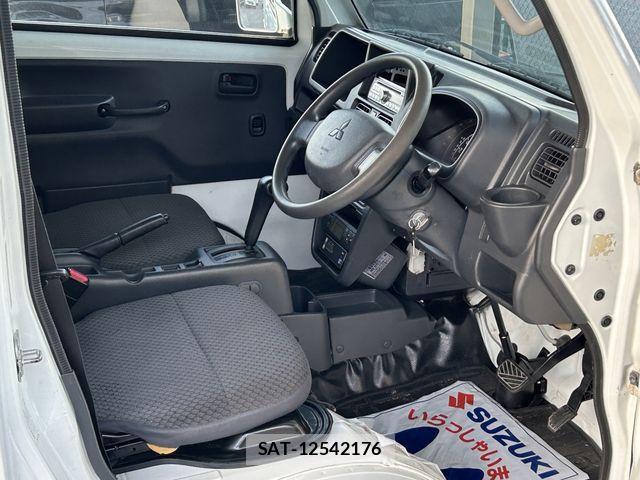 Mitsubishi MINICAB TRUCK 2015-06 1413529-1