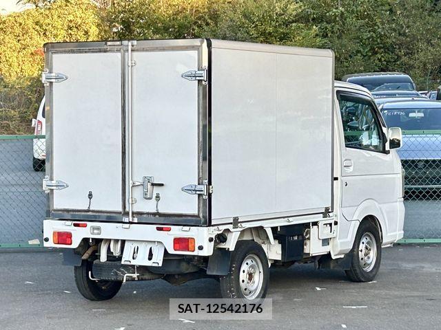 Mitsubishi MINICAB TRUCK 2015-06 1413529-2