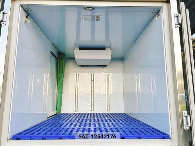 Mitsubishi MINICAB TRUCK 2015-06 1413529-3