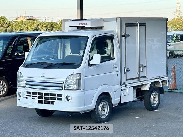 Mitsubishi MINICAB TRUCK 2015-06 1413529-5
