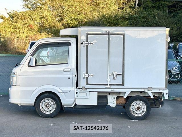 Mitsubishi MINICAB TRUCK 2015-06 1413529-7