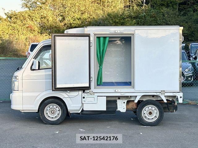 Mitsubishi MINICAB TRUCK 2015-06 1413529-8