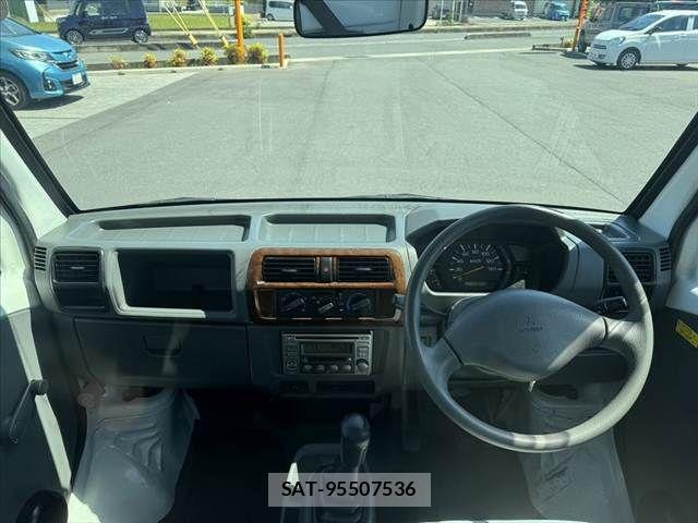 Mitsubishi MINICAB TRUCK 2006-07 6683883-1