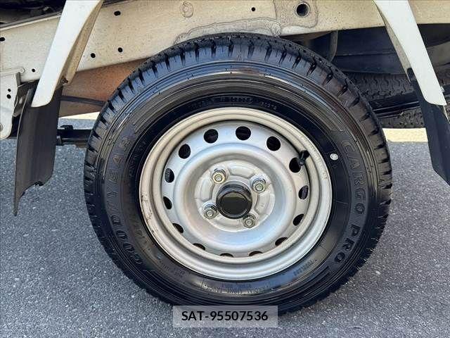 Mitsubishi MINICAB TRUCK 2006-07 6683883-29