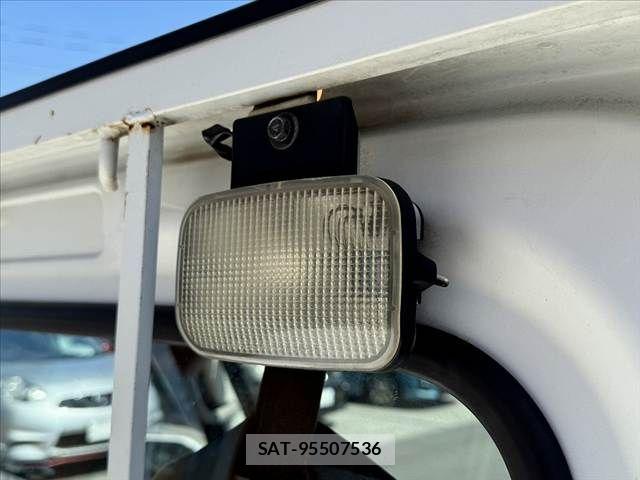 Mitsubishi MINICAB TRUCK 2006-07 6683883-6