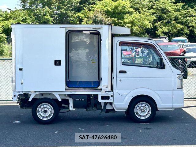 Mitsubishi MINICAB TRUCK 2015-04 6815943-10