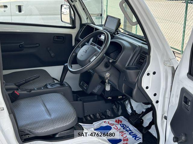 Mitsubishi MINICAB TRUCK 2015-04 6815943-1
