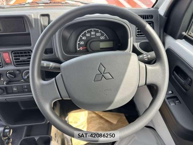 Mitsubishi MINICAB TRUCK 2025-03 7059614-6