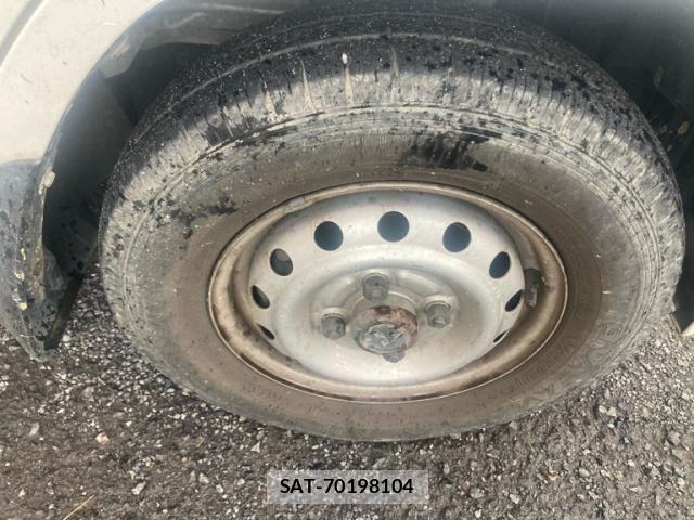 Mitsubishi MINICAB TRUCK 2000-01 8100479-9