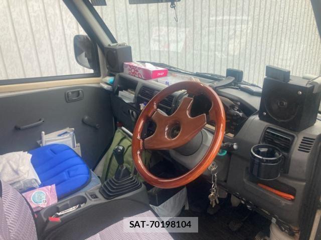 Mitsubishi MINICAB TRUCK 2000-01 8100479-15