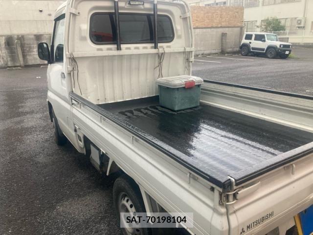Mitsubishi MINICAB TRUCK 2000-01 8100479-3