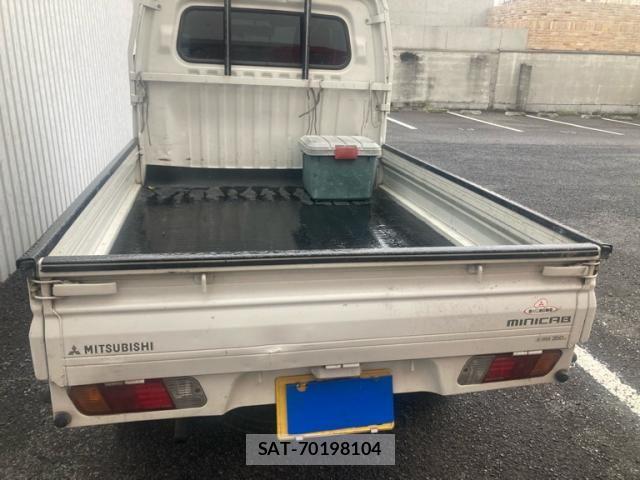 Mitsubishi MINICAB TRUCK 2000-01 8100479-4
