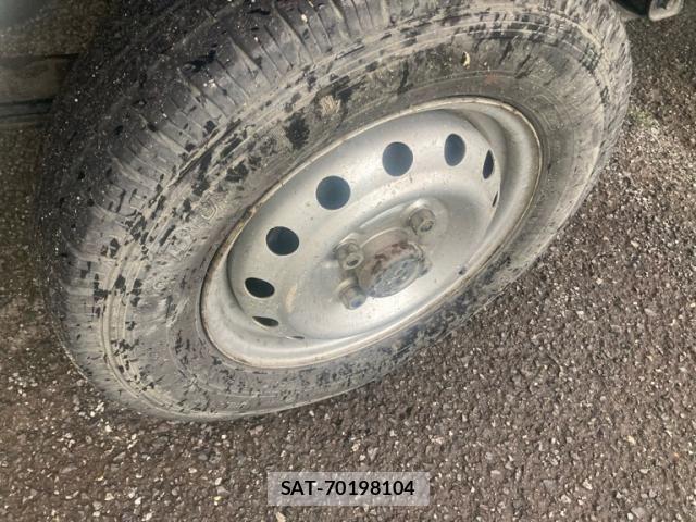 Mitsubishi MINICAB TRUCK 2000-01 8100479-7