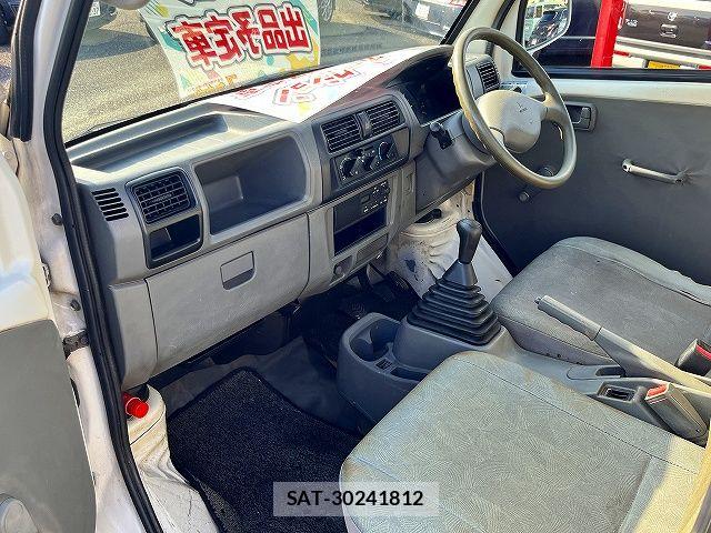 Mitsubishi MINICAB TRUCK 2004-06 8131259-13