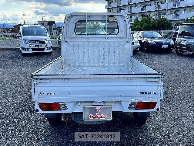 Mitsubishi MINICAB TRUCK 2004-06 8131259-17