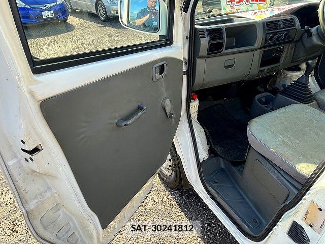 Mitsubishi MINICAB TRUCK 2004-06 8131259-18