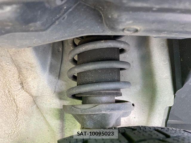 Mitsubishi MINICAB TRUCK 2013-11 8208752-17