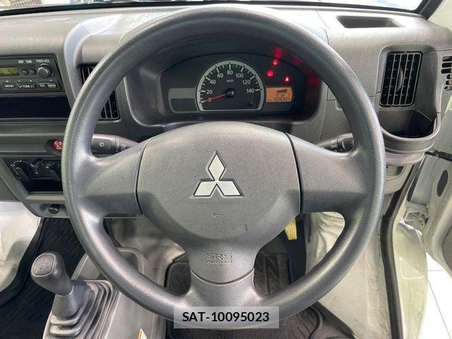 Mitsubishi MINICAB TRUCK 2013-11 8208752-7