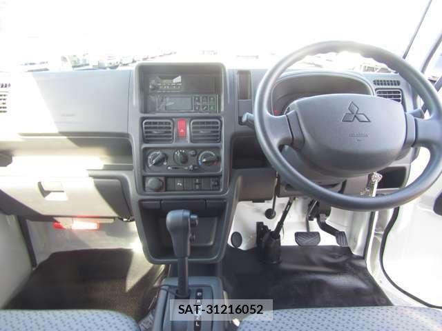 Mitsubishi MINICAB TRUCK 2026-03 8367030-14