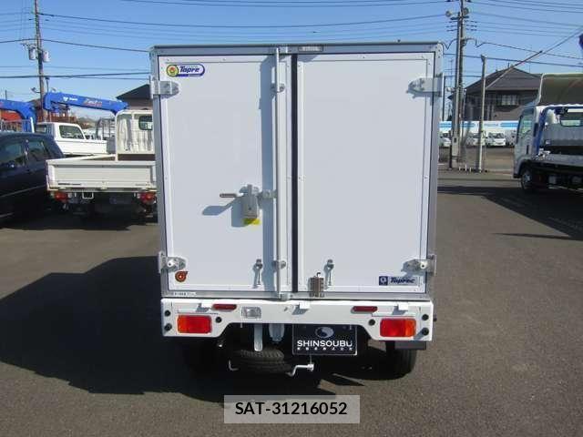 Mitsubishi MINICAB TRUCK 2026-03 8367030-5