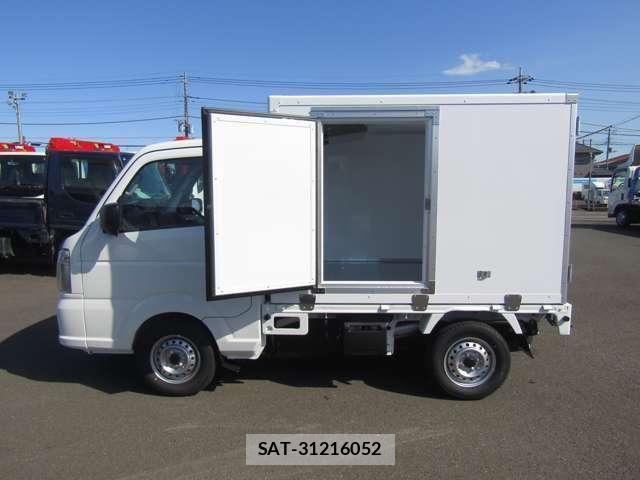 Mitsubishi MINICAB TRUCK 2026-03 8367030-7