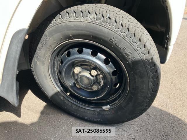 Mitsubishi MINICAB TRUCK 2005-12 8883934-5