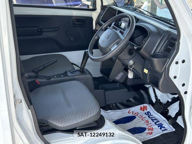 Mitsubishi MINICAB TRUCK 2017-01 807908-1