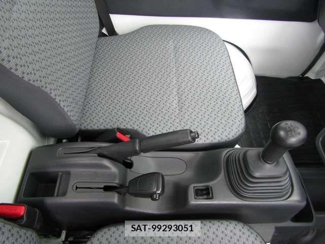 Mitsubishi MINICAB TRUCK 2020-10 1306289-16