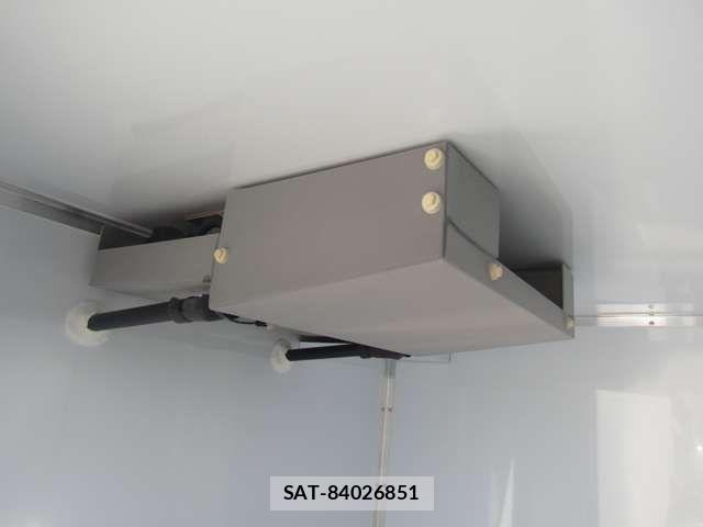Mitsubishi MINICAB TRUCK 2024-11 1413536-9